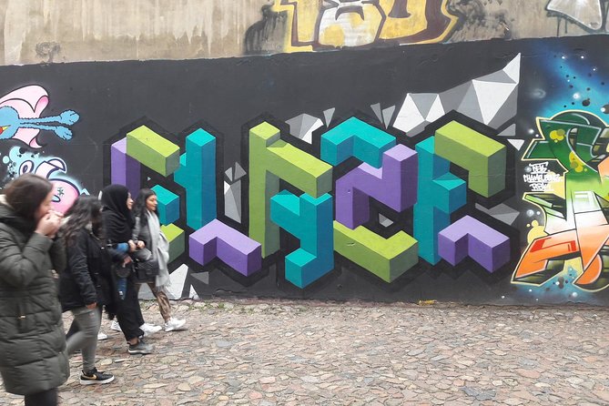Alternative Hamburg Private Alternative Street Art Tour - What your guide actually adds: politics, subcultures, and artist context