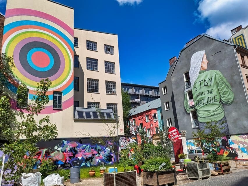 Alternative Hamburg / Street Art Private Tour - The real focus: art as community messaging