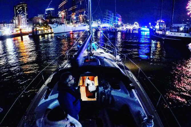 Authentic Sailingtrip "Beyond the Borders of the Port of Hamburg" - Route highlights: harbor border to Wedel and back