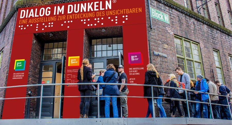 Dialog im Dunkeln (Dialogue in the Dark) - The Dark Bar: Where the Questions Finally Make Sense