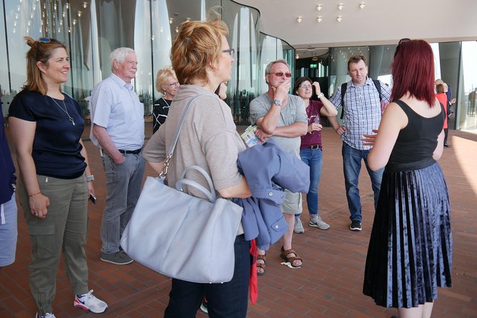Elphi Plaza Führung - Accessibility and Pace: When the Plaza Tour Works Best