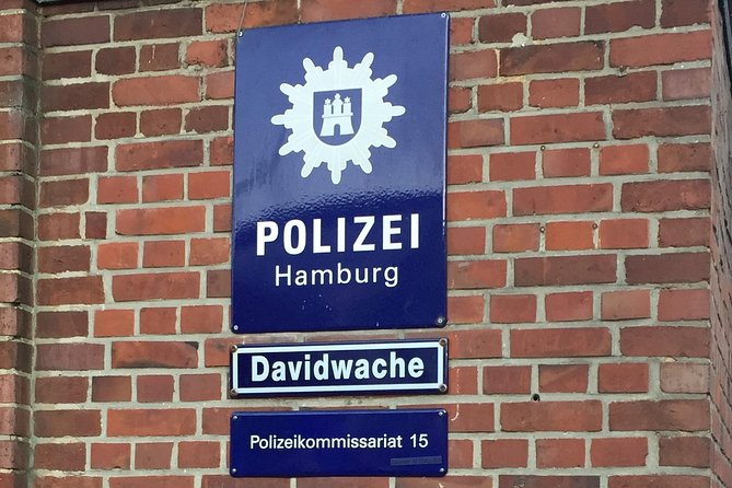 English guided Tour of the "Sinful Mile" Reeperbahn and Red Light District - Davidwache police station: the landmark that shows up on screen