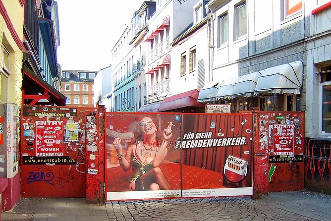 English guided tour Reeperbahn "Red light and Offence" - Why the Reeperbahn is more than a red-light headline