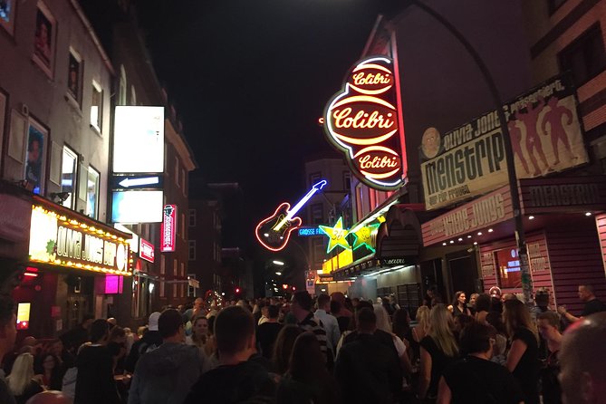 English guided tour Reeperbahn "Red light and Offence" - Zur Goldenen Handschuh: when nightlife meets notorious history