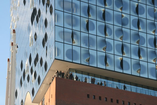 Family tour - the port for children - HafenCity Waterfront Walk: Modern Looks With Old Harbor Clues