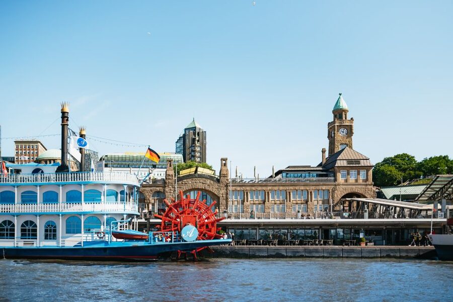 Hamburg: 1.5-Hour Harbor and Speicherstadt Day Cruise - Stop-by-stop: from Rickmer Rickmers to Elbphilharmonie pier
