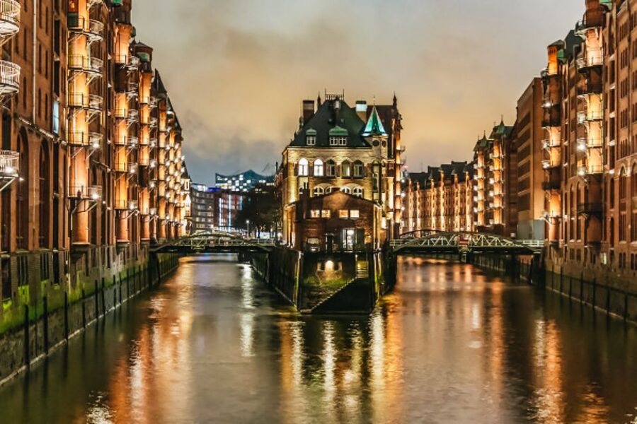 Hamburg: 1.5h Grand Harbor Evening Lights Cruise - Key things I’d circle in your plan