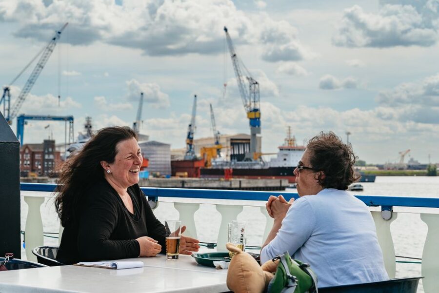 Hamburg: 1-Hour Harbor Sightseeing Cruise with HafenCity - Elbe River and the working port stretch: this is the main event