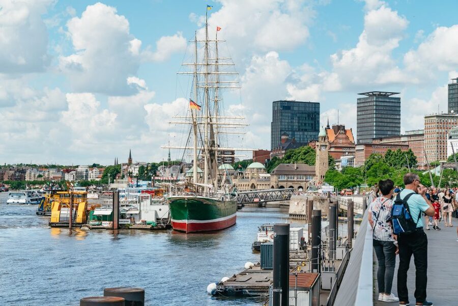 Hamburg: 1-Hour Harbor Sightseeing Cruise with HafenCity - Elbphilharmonie from the water: the view that people remember