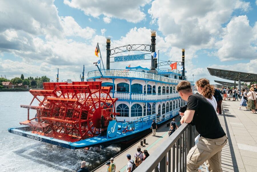 Hamburg: 1-Hour Harbor Sightseeing Cruise with HafenCity - HafenCity: modern Hamburg in a waterfront setting