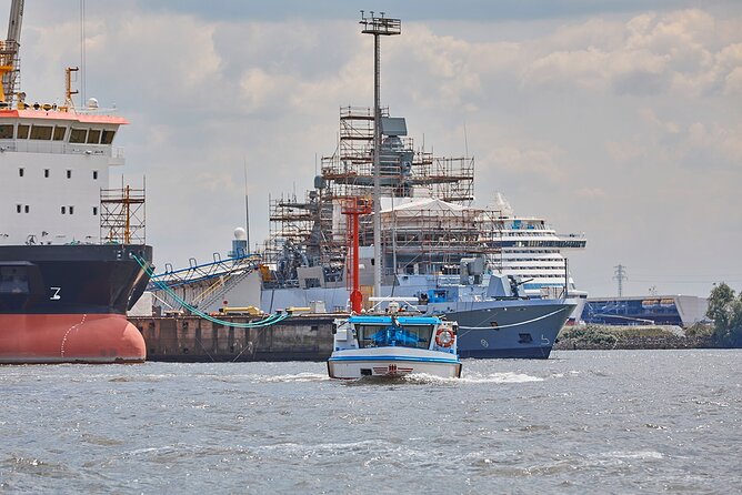 Hamburg: 1-hour harbor tour - Should You Book This 1-Hour Hamburg Harbor Tour?
