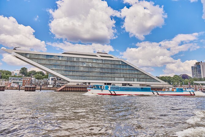 Hamburg: 2-hour harbor cruise - St. Pauli piers and landmarks: what you’ll spot along the way