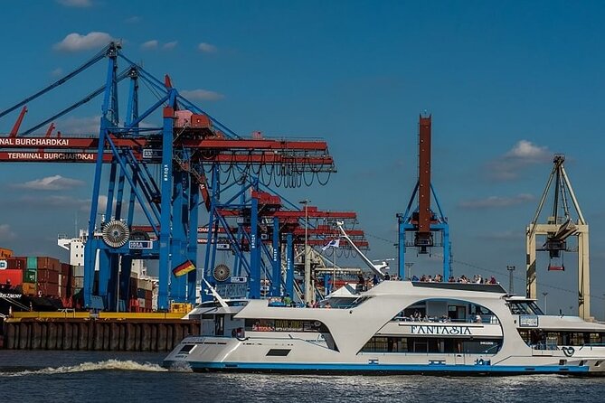 Hamburg 2-hour harbor tour on the beautiful Elbe - Speicherstadt and UNESCO: why the warehouses matter to the story