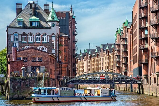 Hamburg 2-hour harbor tour on the beautiful Elbe - Meet at Brücke 1 and expect a straightforward start