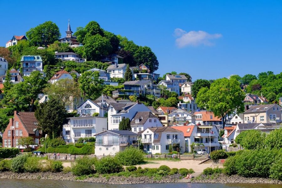 Hamburg: 2-Hour Sightseeing Cruise to Blankenese - Entering the Hamburg–Blankenese route: how this cruise works