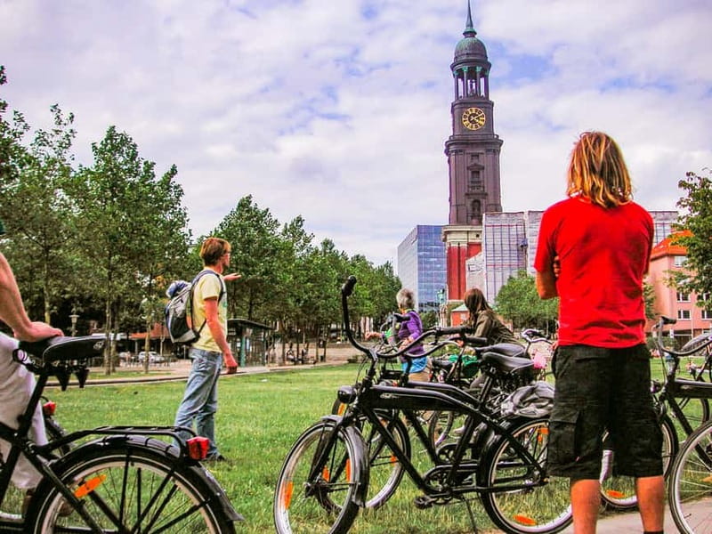 Hamburg 3-Hour Bike Tour - The ride through St. Pauli: energy, side streets, and an easy first warm-up
