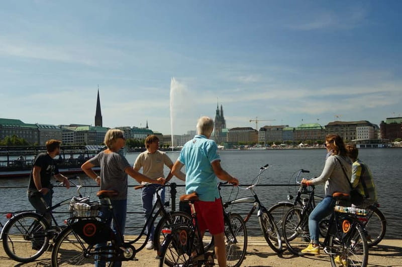 Hamburg 3-Hour Bike Tour - Back toward St. Pauli Piers and Reeperbahn area