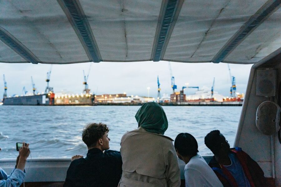 Hamburg: 90-Minute Evening Lights Harbor Cruise - Special Occasions: Queen Mary II and Harbor Anniversary Cruises