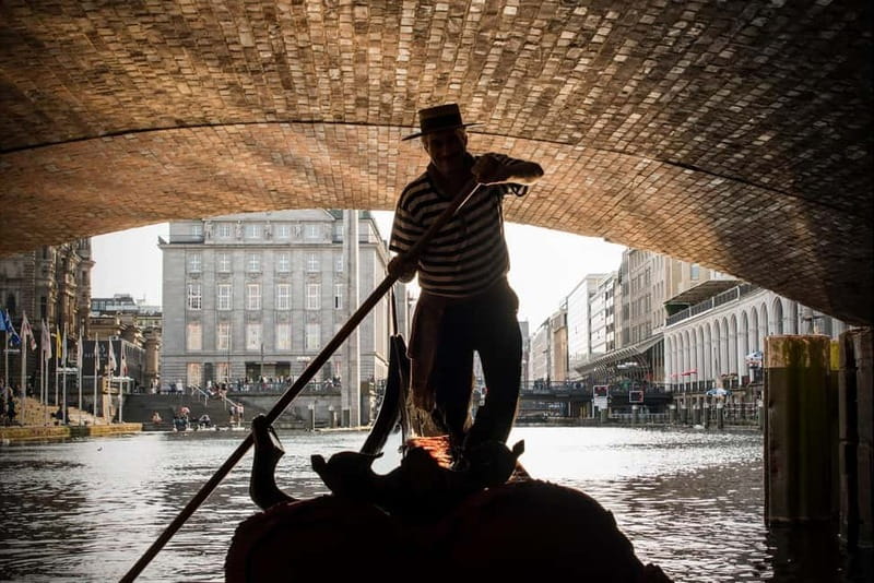 Hamburg Alster Lake romantic Tour in a Real Venetian Gondola - Weather reality: the ride goes on, until safety says no