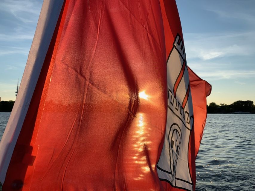 Hamburg: Alster River Sailboat Tour with Sundowner - Practical planning checklist for the best evening