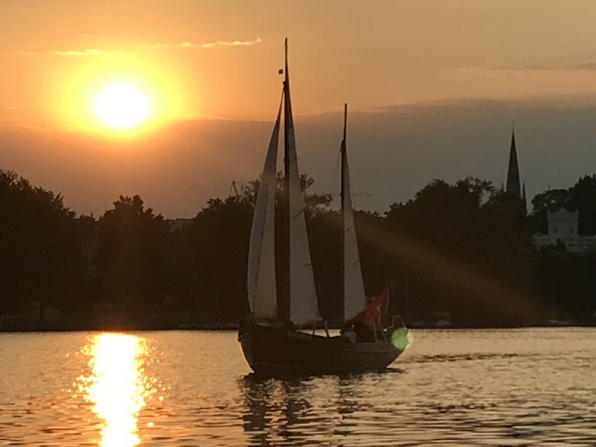 Hamburg: Alster River Sailboat Tour with Sundowner - Who should book this Alster sundowner cruise