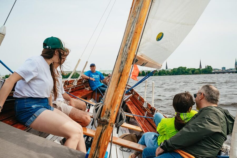 Hamburg: Alster River Sailing Tour on a 2-Masted Sailboat - Boarding a Classic Mahogany Cutter on Hamburg’s Alster