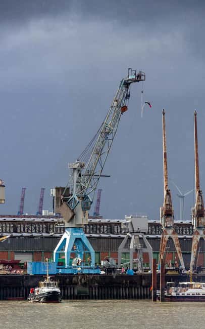Hamburg: Bungee Jumping 50 Meters High over the Harbor - Who this is best for (and who should skip it)