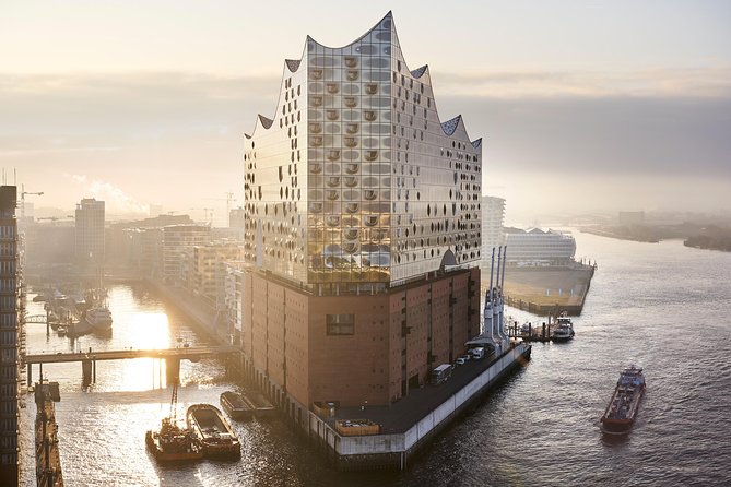 Hamburg CARD - Harbor time with cruises and tours: where the discounts can feel big