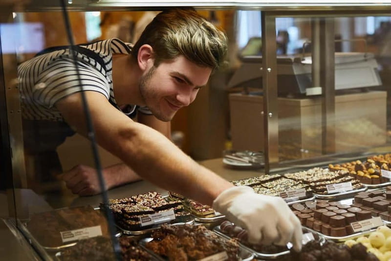 Hamburg: Chocoversum Guided Tour with Tastings - Make your own chocolate bar: the hands-on moment you’ll remember