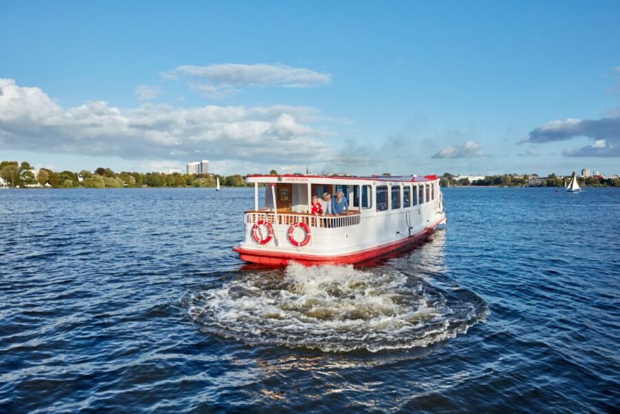 Hamburg: City Cruise on Alster Lake - Why this 1-hour Alster cruise fits Hamburg like a glove