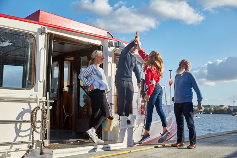 Hamburg: City Cruise on Alster Lake - Should you book this Hamburg Alster cruise?