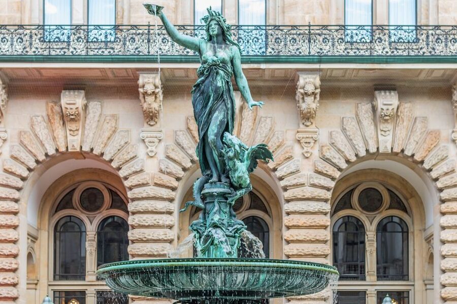 Hamburg City: Scavenger Hunt Self-Guided Tour - Old Post Office: Facts While You’re Standing Still