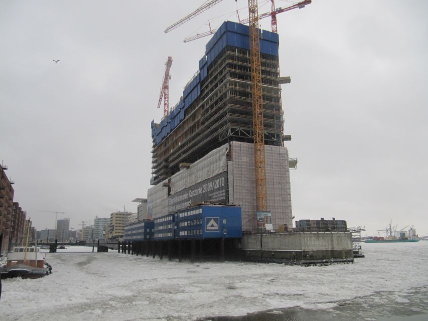 Hamburg: City Tour by Bike with Elbphilharmonie - Alster to the New Town: Gängeviertel and the Brahms Connection