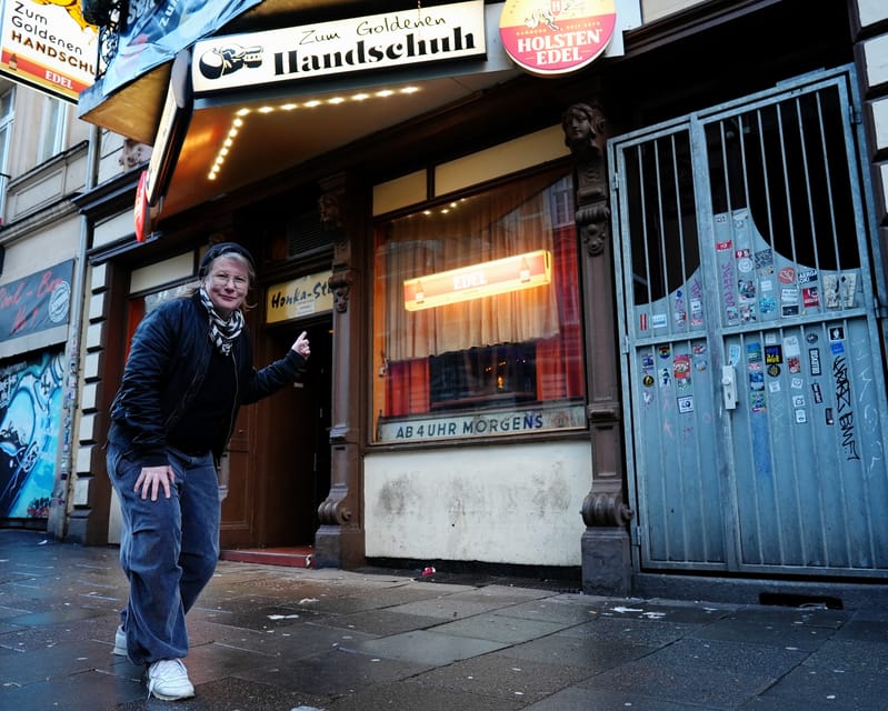 Hamburg: Crimes of St. Pauli Guided Walking Tour - Following the cases: Mucki Pinzner and Fritz Honka