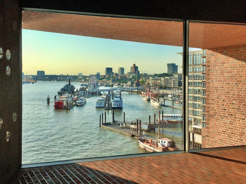 Hamburg: Elbphilharmonie Plaza, Highlights & Surroundings - Sandtorkai Flood-Protection Bridge: The Engineering Side of Hamburg