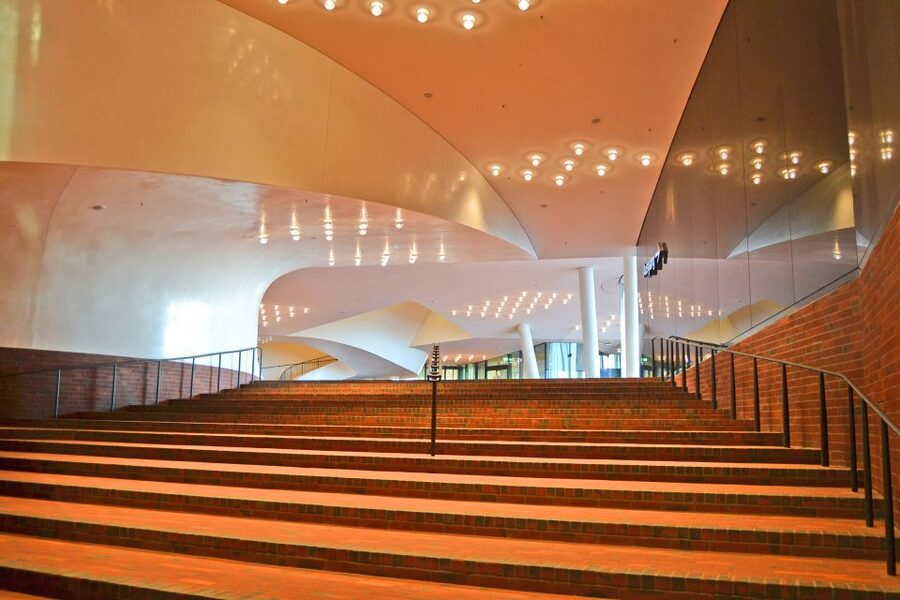 Hamburg: Elbphilharmonie Plaza, Highlights & Surroundings - Elbphilharmonie Tube: The Long Curved Escalator Experience