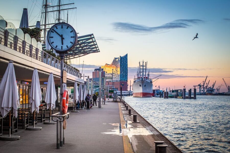Hamburg: Guided Bike Tour - St. Michael’s Church and the Portuguese Quarter Twist
