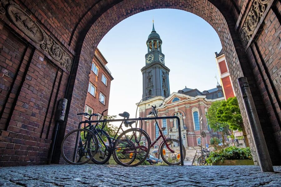 Hamburg: Guided Tour of St. Michael's Church - Turbulent rebuilds and big names: Helmut Schmidt and the Michel’s human side