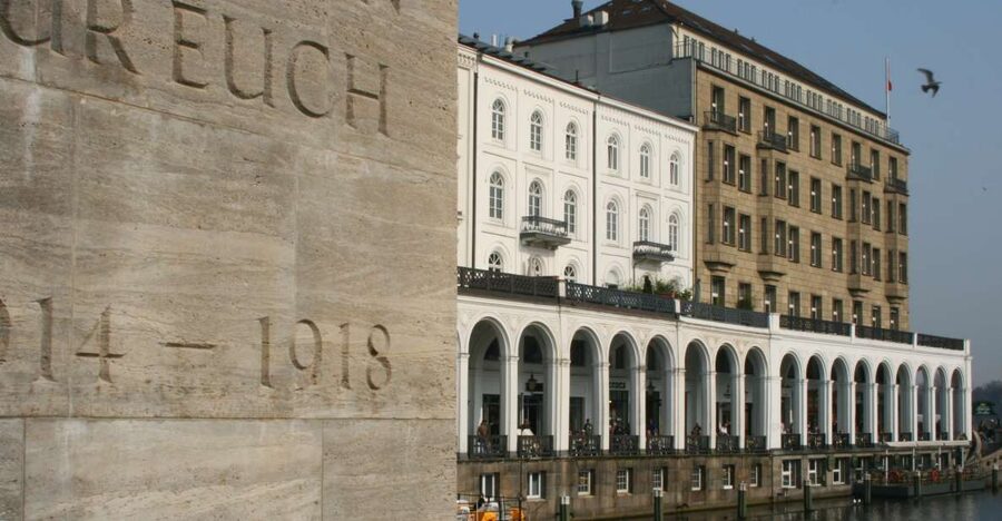 Hamburg: Guided Walking Tour - Key highlights worth marking on your mental map