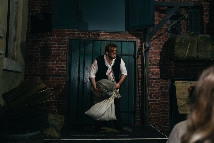 Hamburg: Hamburg Dungeon Admission Ticket - Price and time: is $33 per person good value?