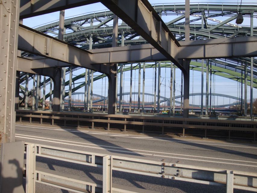 Hamburg Harbor: 3.5-Hour Guided Tour by Bike - Crossing the Elbe and Reaching Veddel’s Port Story