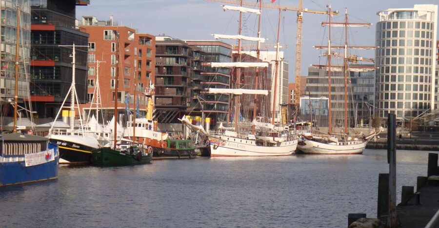 Hamburg Harbor: 3.5-Hour Guided Tour by Bike - HafenCity: Modern Waterfront Views (and the Elbphilharmonie Factor)