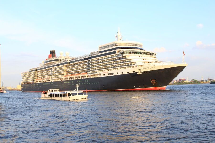 Hamburg: Harbor Cruise - German live narration: how to make it worth your attention