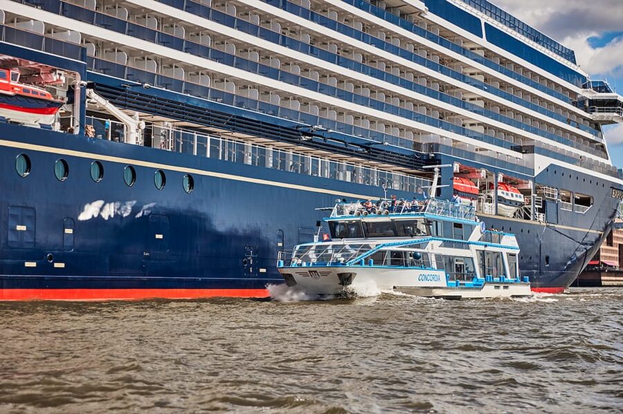 Hamburg: Harbor Cruise and Bus City Hop-On Hop-Off Tour - Practical tips that make the day smoother