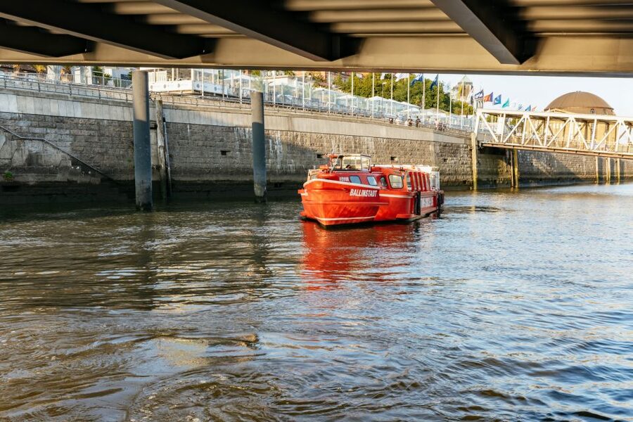 Hamburg: Harbor Cruise with Wine and Cheese - Who should book this cruise?