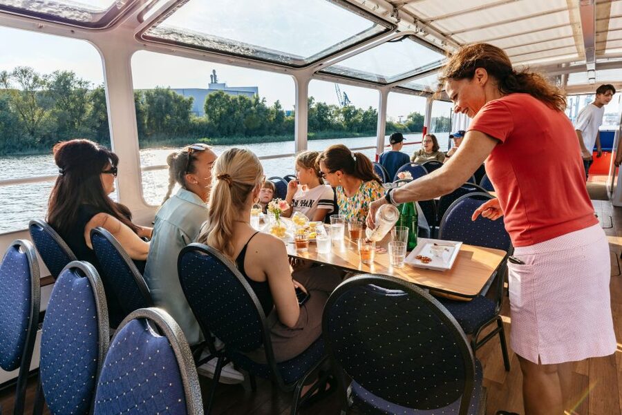 Hamburg: Harbor Cruise with Wine and Cheese - Hamburg Harbor Cruise with Wine and Cheese: What it feels like