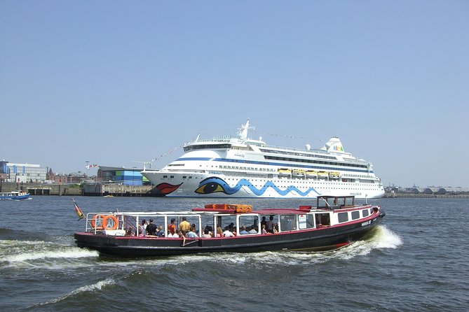Hamburg harbor tour with a barge - Price and value: why $23.76 can make sense