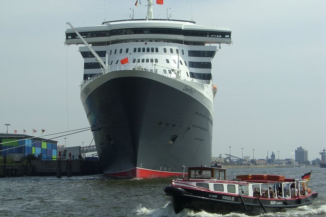 Hamburg harbor tour with a barge - Tips to get the most from your hour on the water
