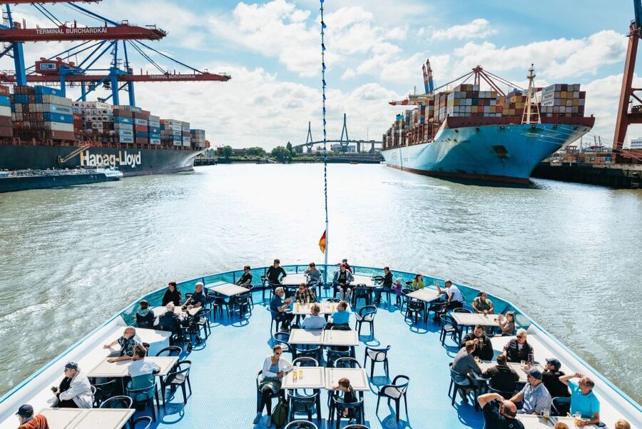 Hamburg: Hop-On Hop-Off Bus with Alster or Harbor Cruise - How the Line A bus and cruise combo actually plays out