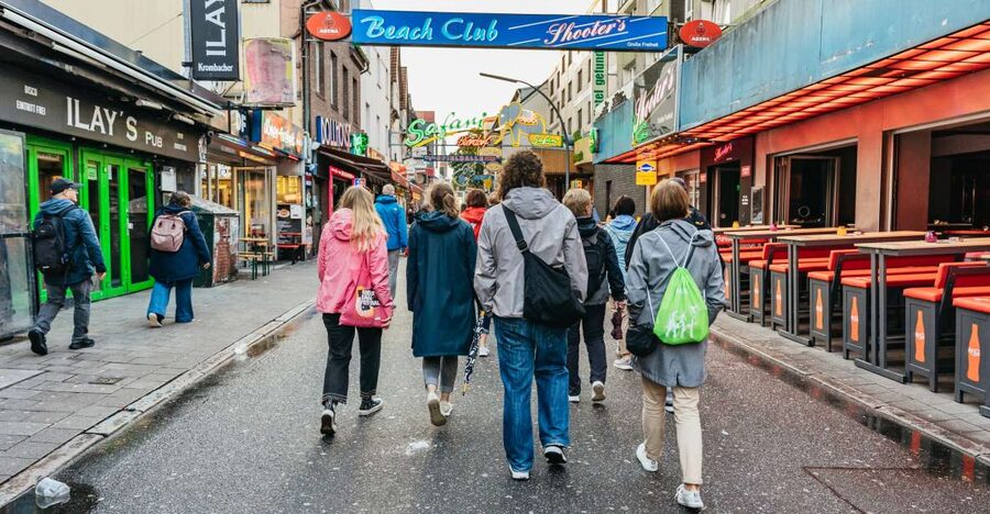 Hamburg: Lust, Luden & Die Große Freiheit Tour - Meeting at Reeperbahn and Zirkusweg: Your 2-Hour Walk Starts Fast